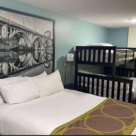 Hotel Super 8 By Wyndham Saskatoon Near Saskatoon Airport Zewnętrze zdjęcie
