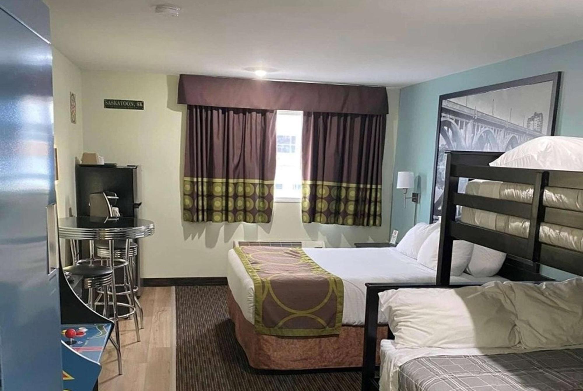 Hotel Super 8 By Wyndham Saskatoon Near Saskatoon Airport Zewnętrze zdjęcie